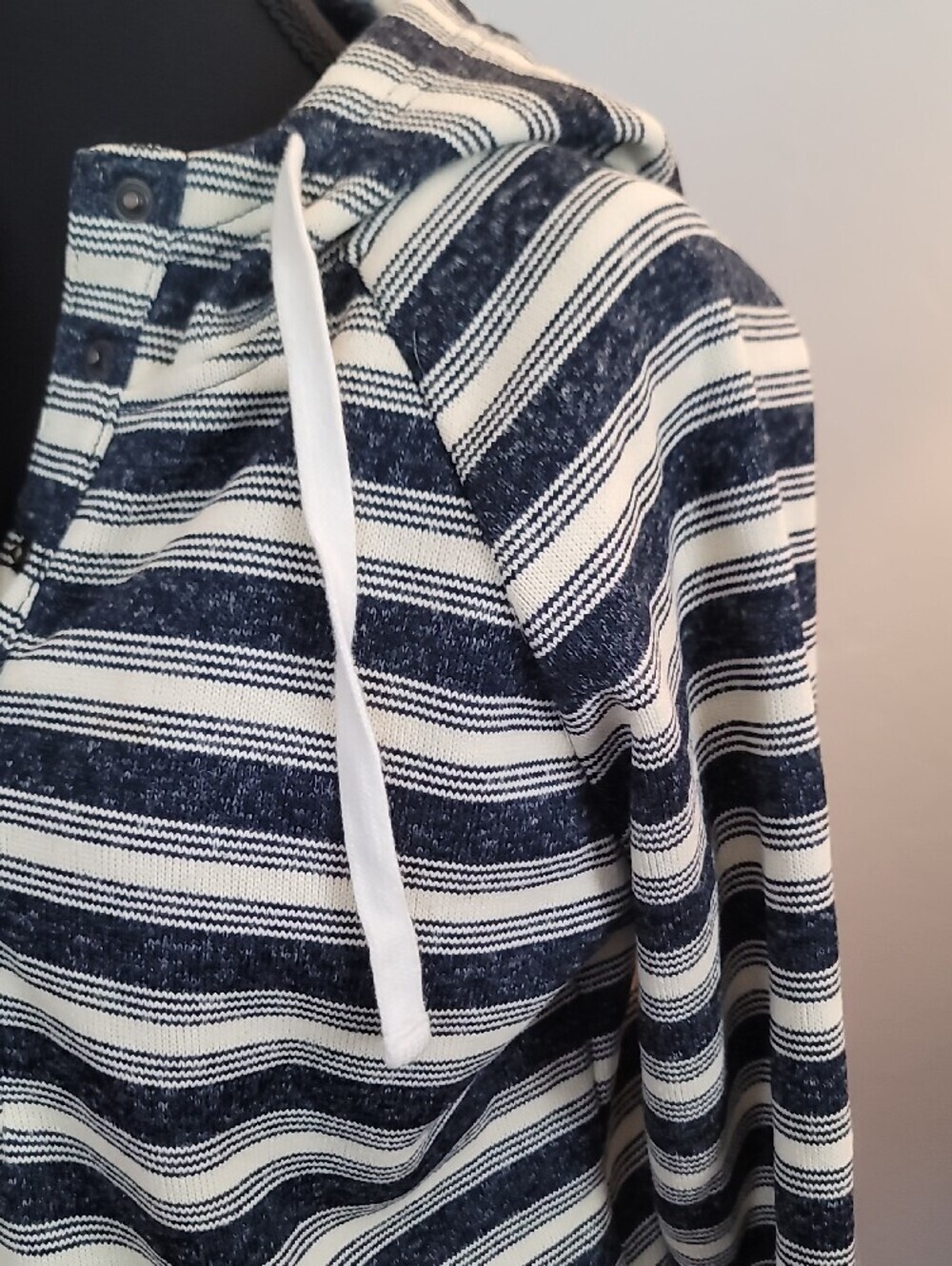 Women Eddie Bauer Navy and Cream Striped Hooded Pullover size Med - Picture 4 of 10